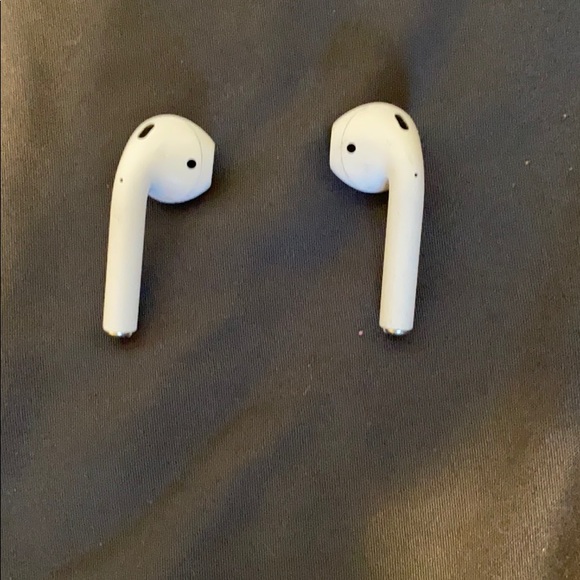 APPLE AIRPODS - Picture 2 of 3
